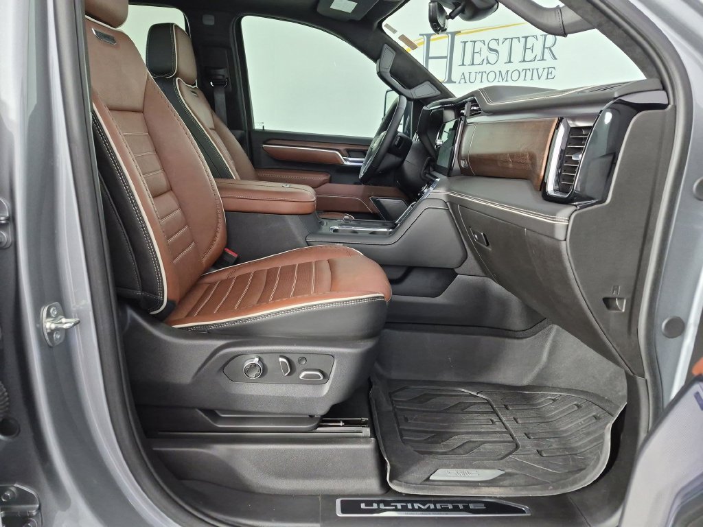 Used 2025 GMC Sierra 3500 Denali Ultimate AWD/4WD image 36