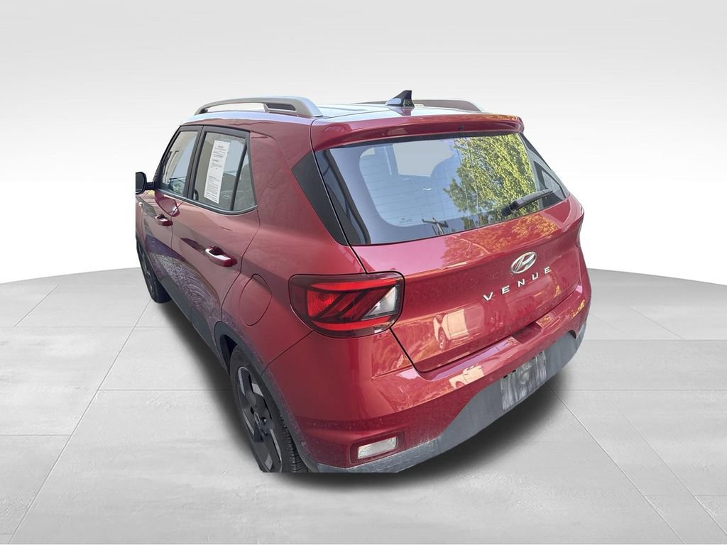 Used 2021 Hyundai Venue SEL FWD image 8