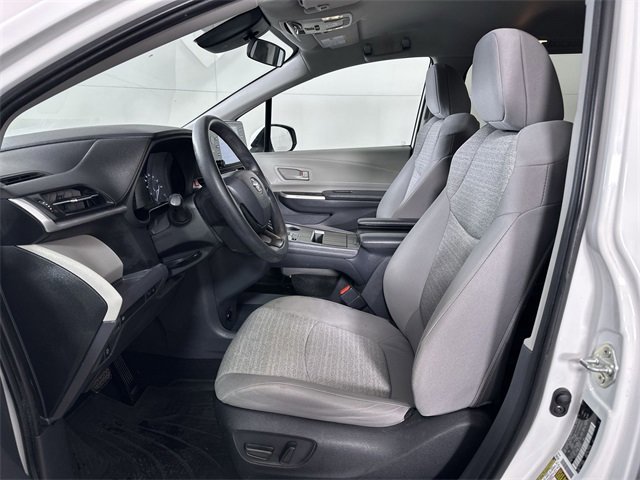 Used 2022 Toyota Sienna LE image 19