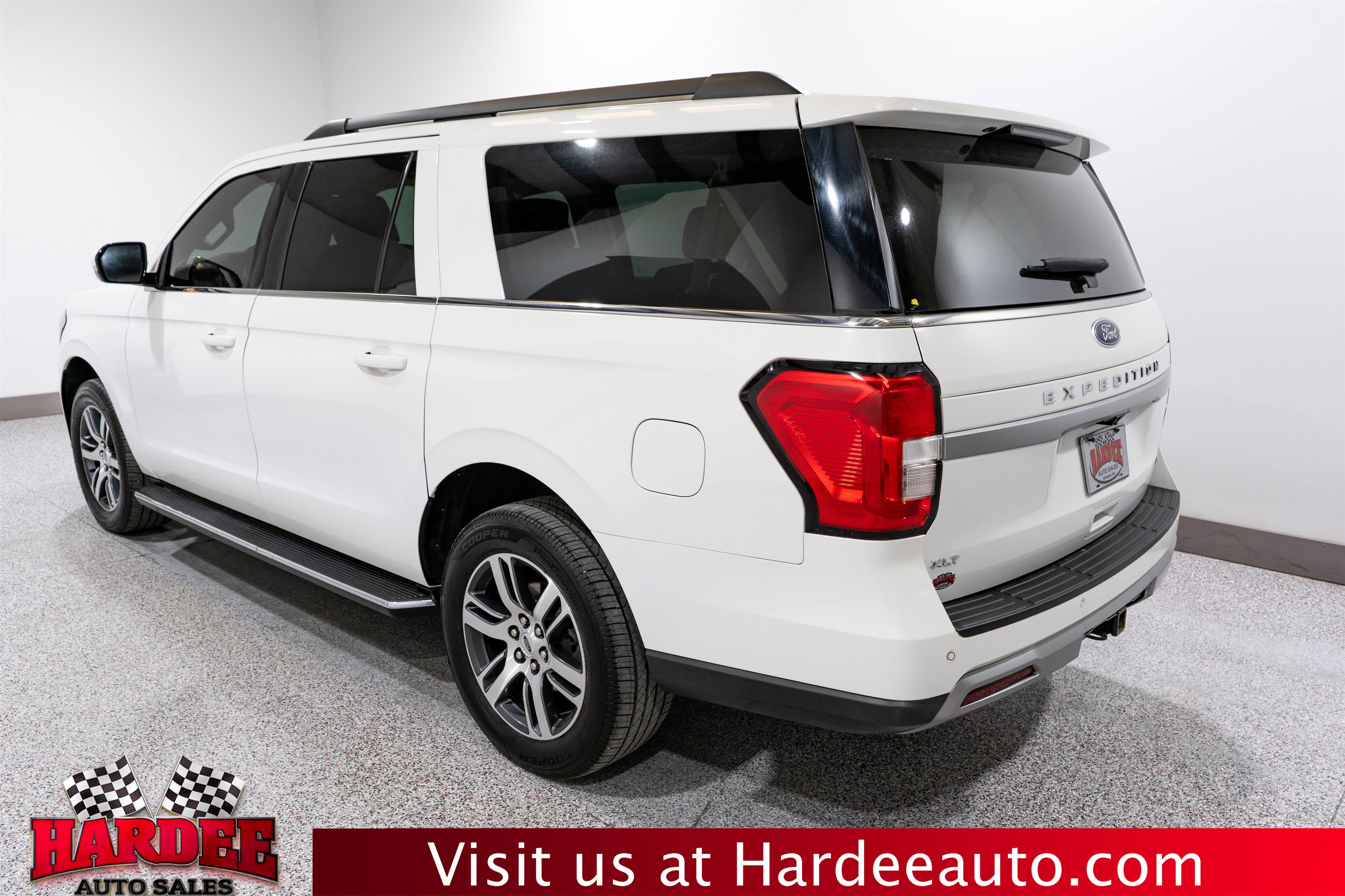 Used 2022 Ford Expedition Max XLT image 3