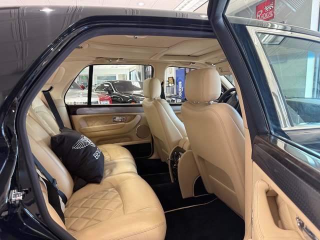 Used 2005 Bentley Arnage T RWD image 12
