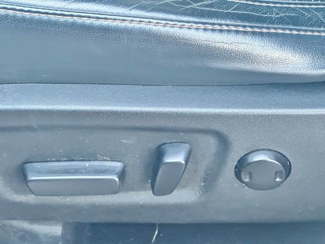 Used 2014 Toyota Highlander Limited w/ Driver Technology Package image 9