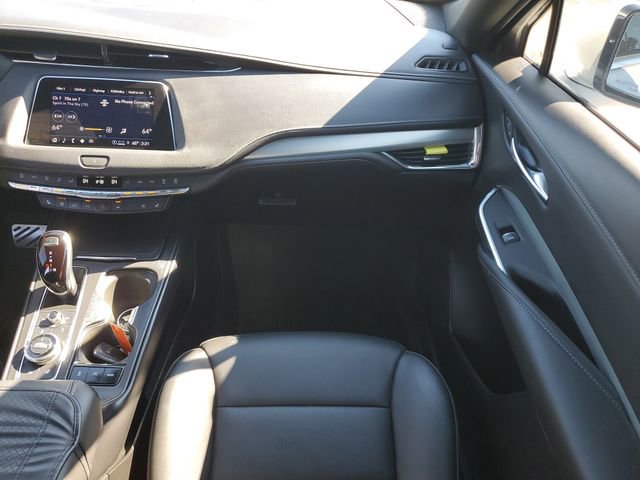 Used 2022 Cadillac XT4 Premium Luxury w/ Enhanced Visibility Package image 20