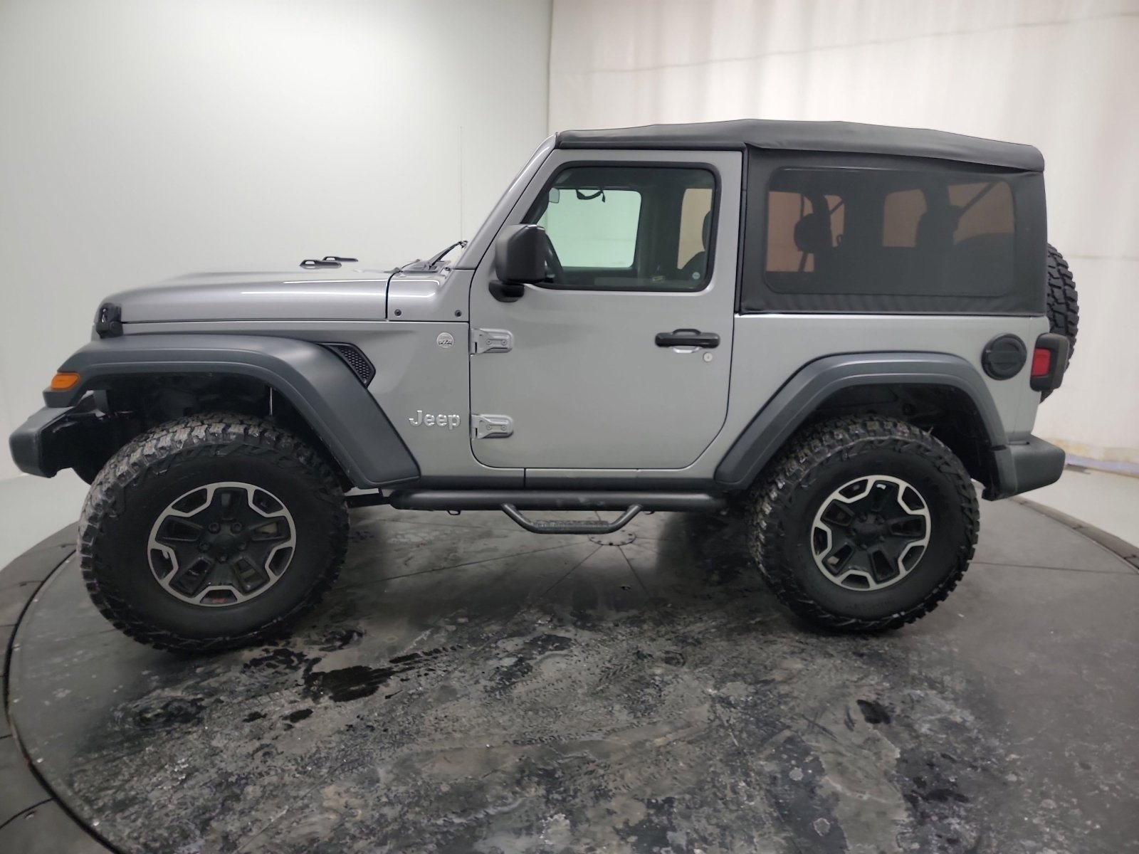 Used 2018 Jeep Wrangler Sport image 4