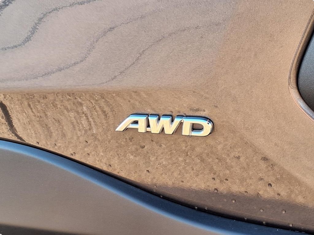 Used 2023 Toyota RAV4 XLE Premium image 8