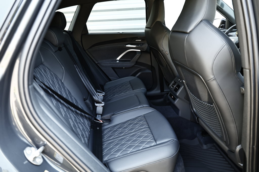 New 2026 Audi SQ5 Premium Plus AWD/4WD image 32