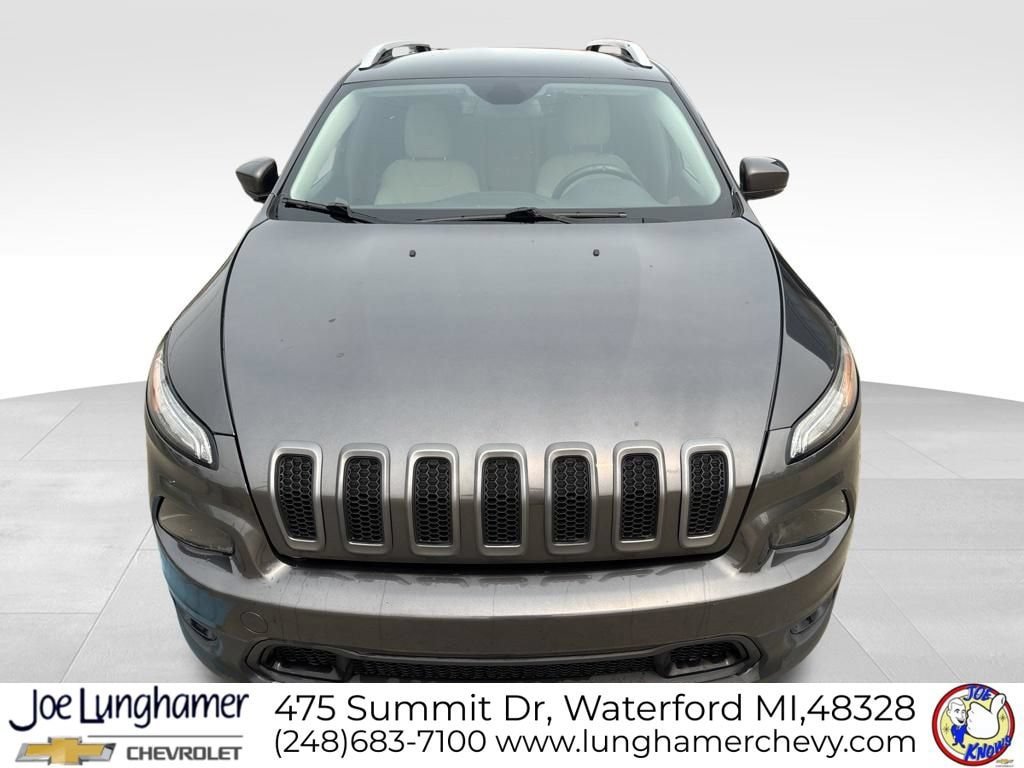 Used 2017 Jeep Cherokee Latitude w/ Safety/Convenience Group FWD image 9