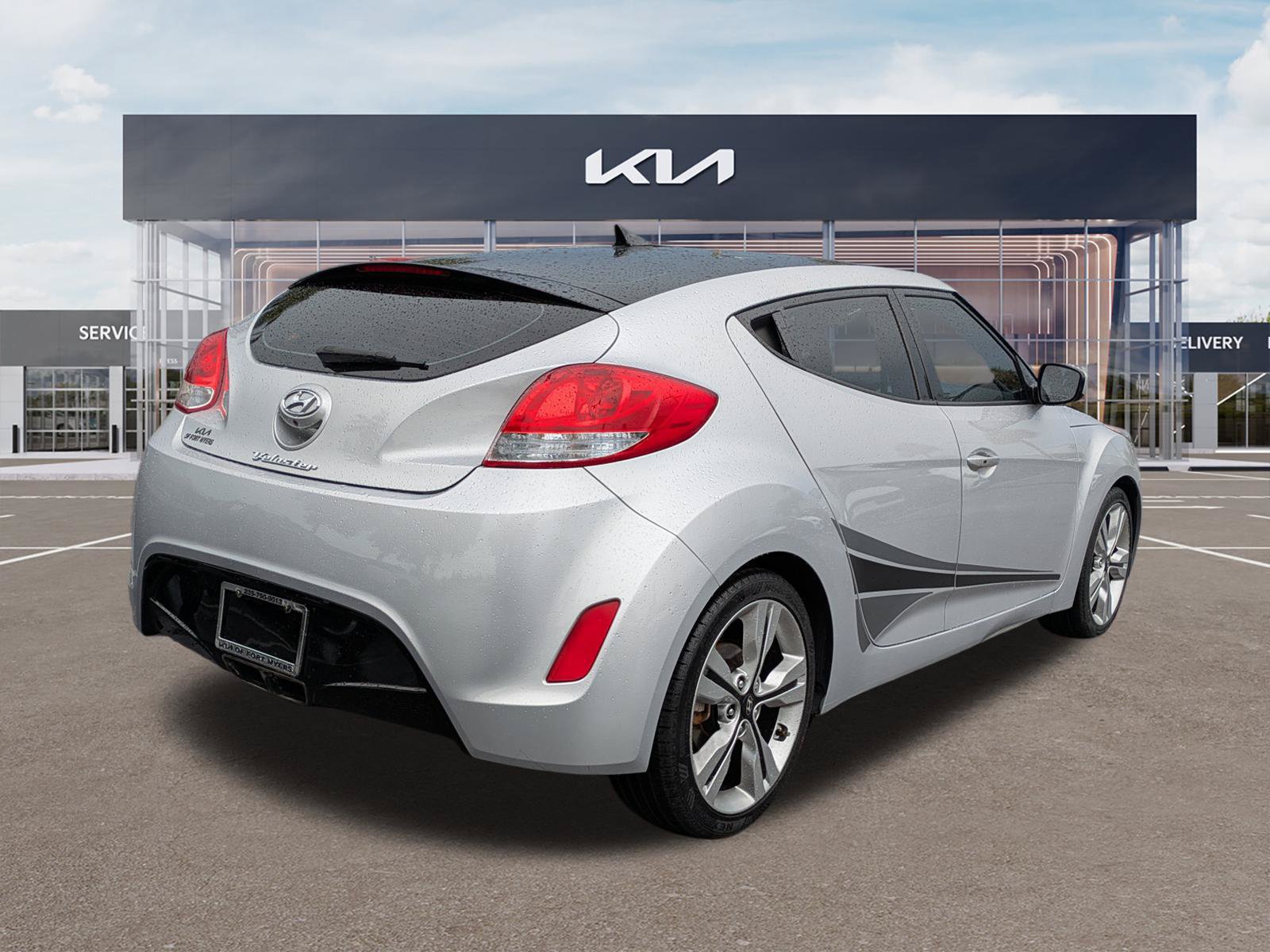 Used 2017 Hyundai Veloster Value Edition w/ Graphic Package (Lower Body) FWD image 4