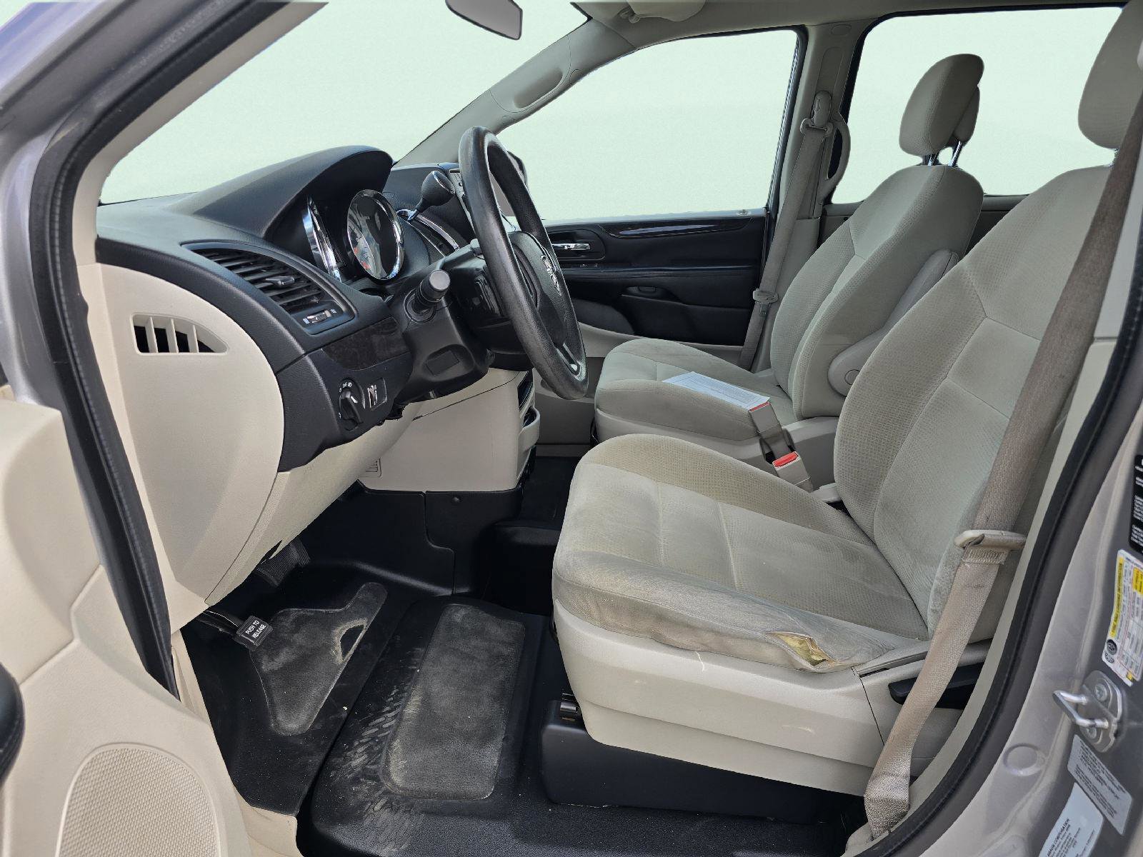 Used 2016 Dodge Grand Caravan SE w/ Quick Order Package 29E SE FWD image 16