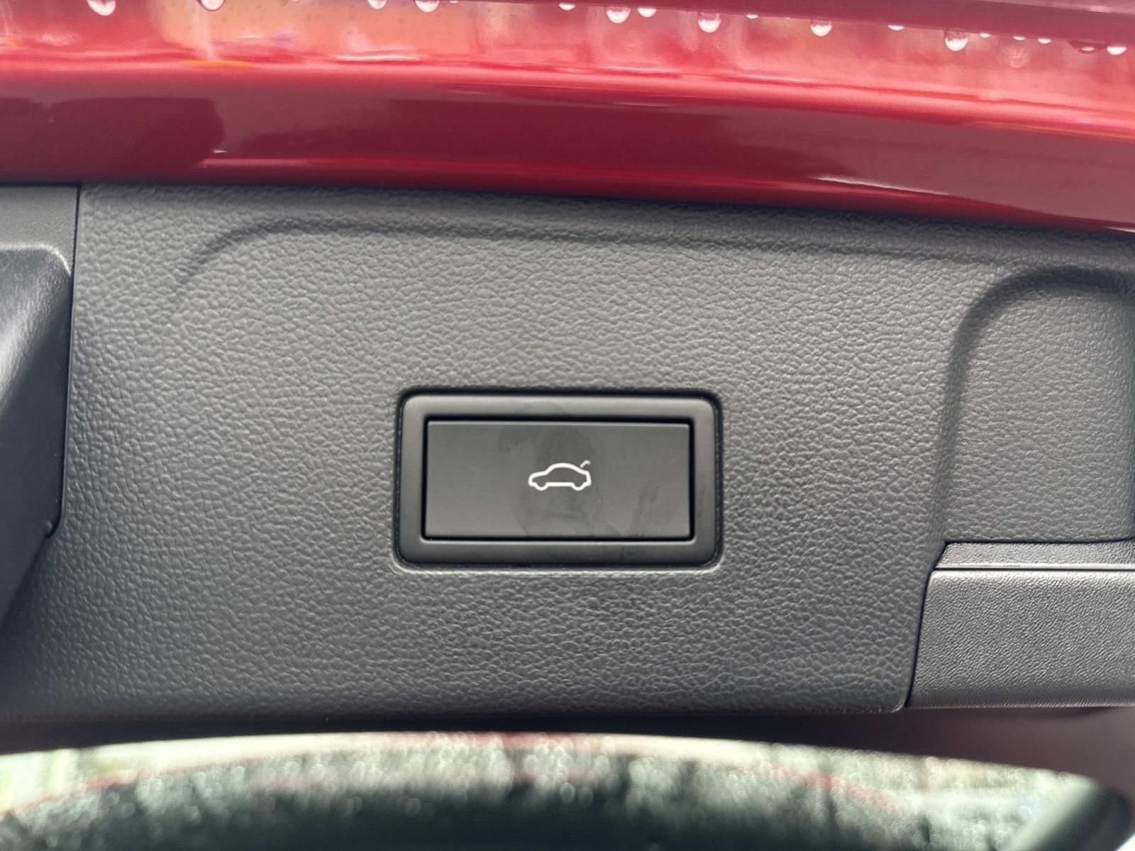 Certified 2025 Volkswagen Atlas SEL image 8