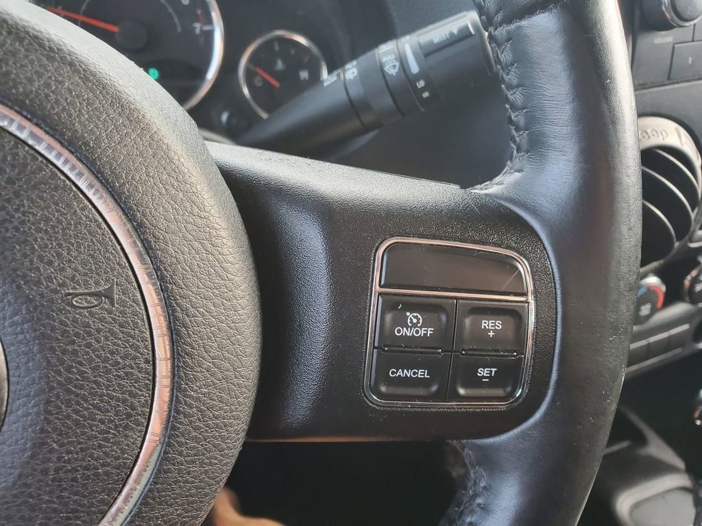 Used 2015 Jeep Wrangler Unlimited Sport w/ Connectivity Group image 17