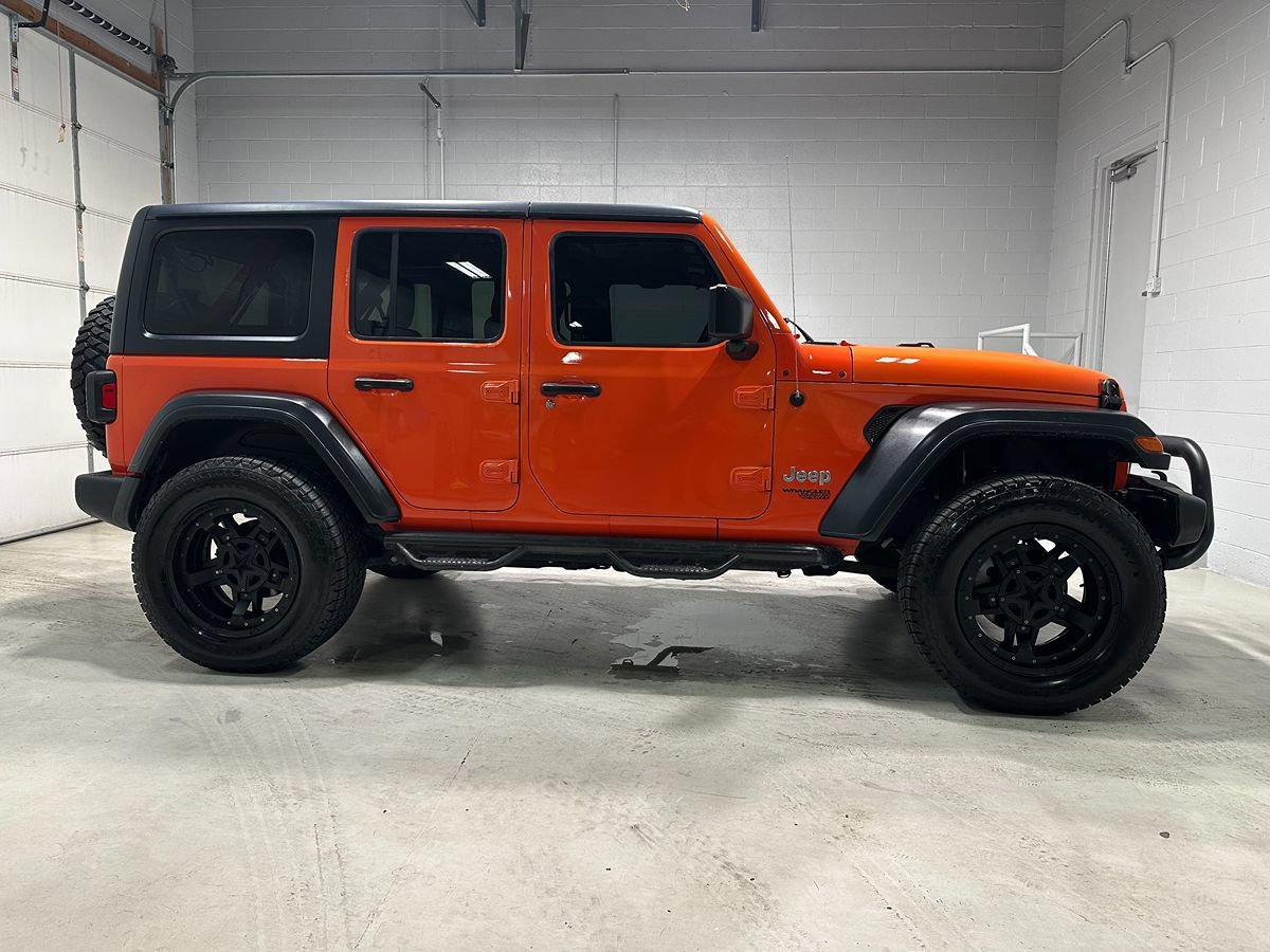 Used 2018 Jeep Wrangler Unlimited Sport AWD/4WD image 2