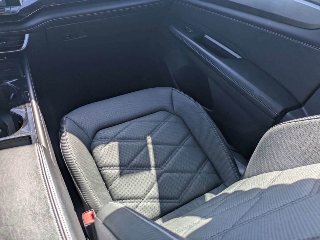 Used 2024 Volkswagen Atlas Cross Sport SE image 18