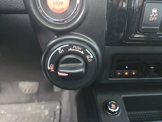 Used 2021 Nissan Titan PRO-4X w/ Pro-4x Convenience Package AWD/4WD image 9