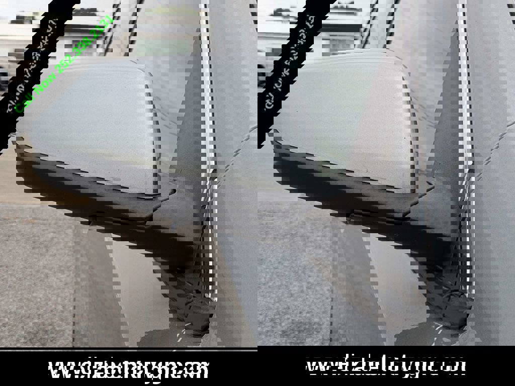 Used 2024 GMC Terrain SLT image 11