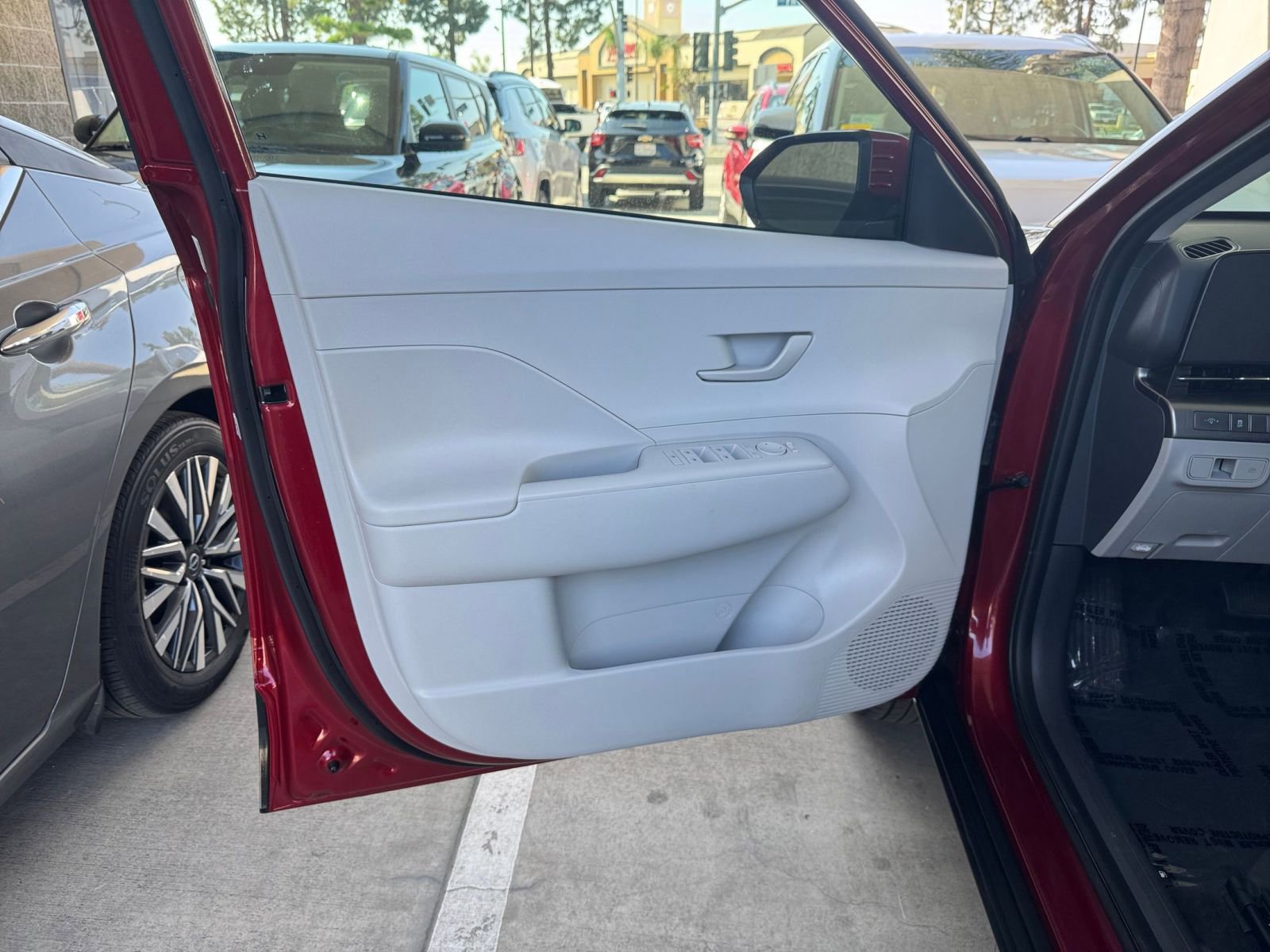 Used 2025 Hyundai Kona SEL image 18