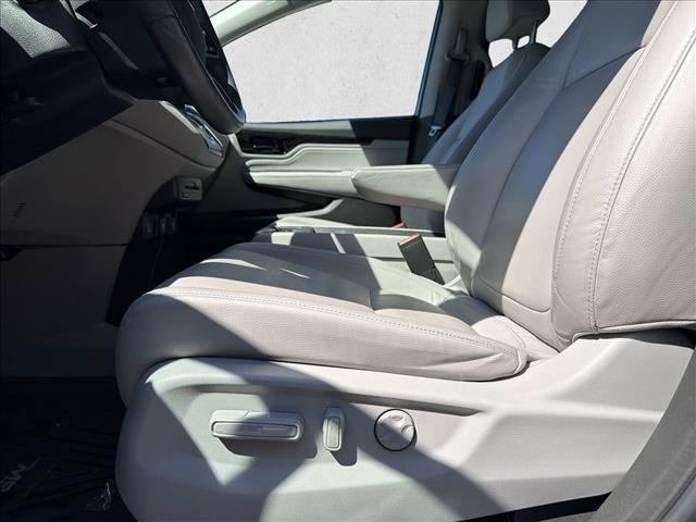Used 2023 Honda Odyssey Touring image 12