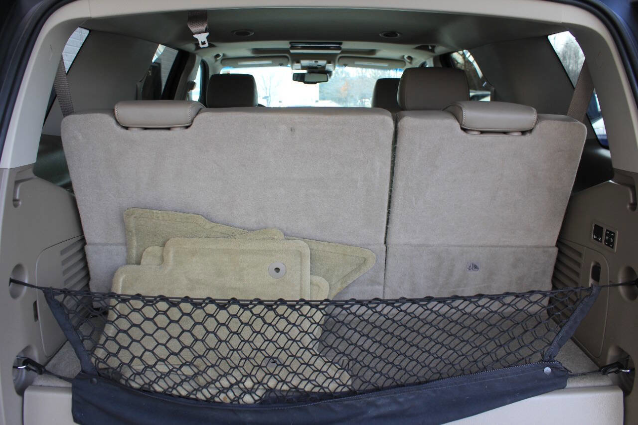 Used 2016 Chevrolet Tahoe LT w/ LT Signature Package image 16