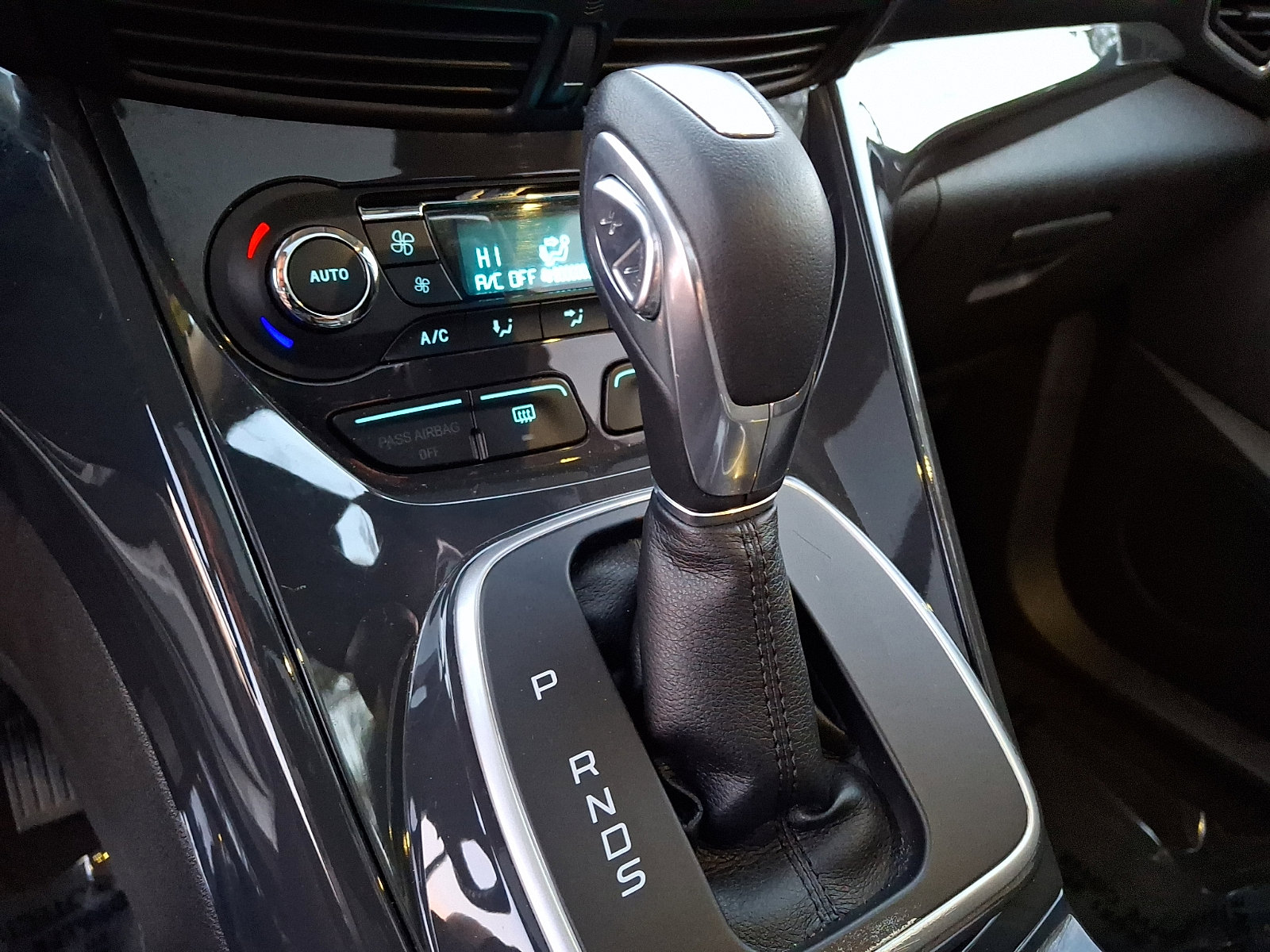 Used 2013 Ford Escape Titanium w/ Parking Technology Pkg image 22