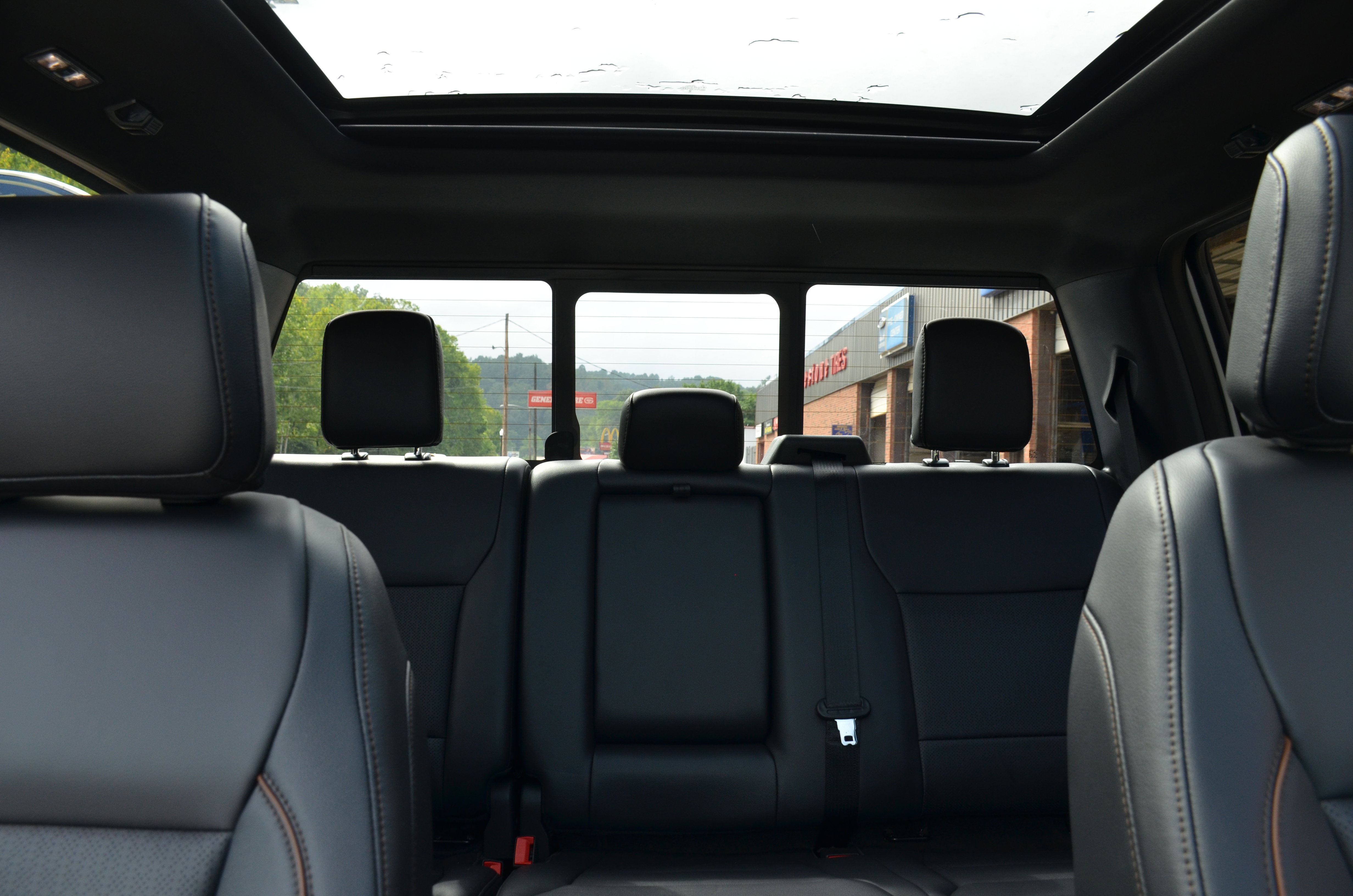 New 2025 Ford F150 Lariat w/ Equipment Group 502A High image 29