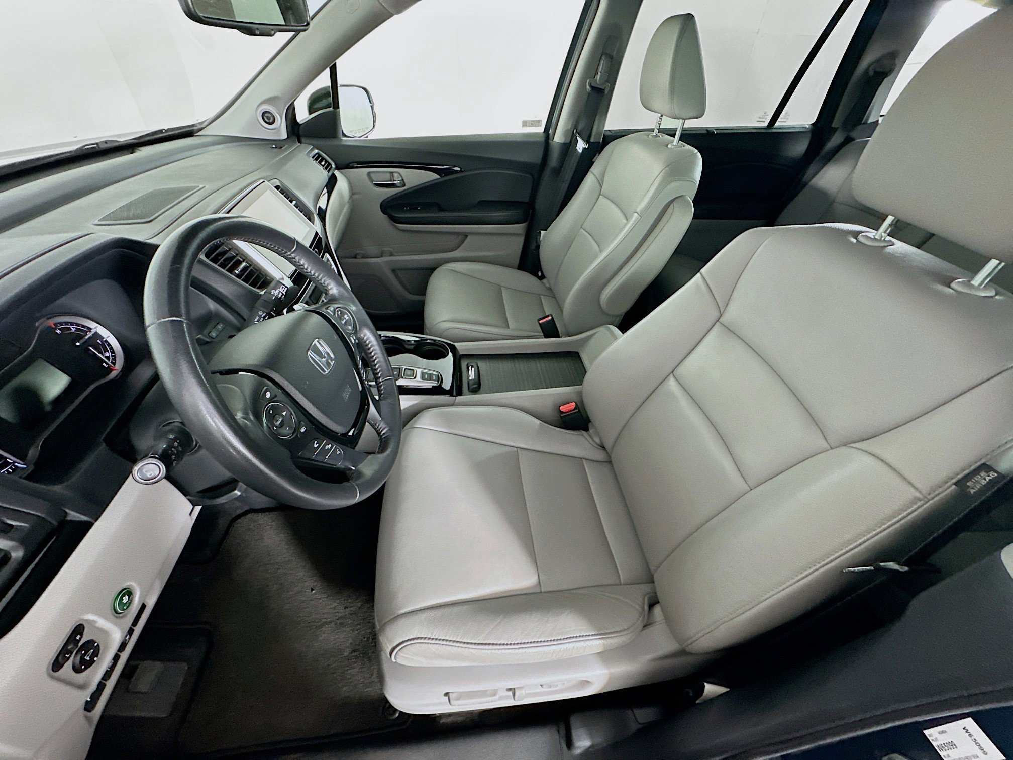 Used 2017 Honda Pilot Touring image 13