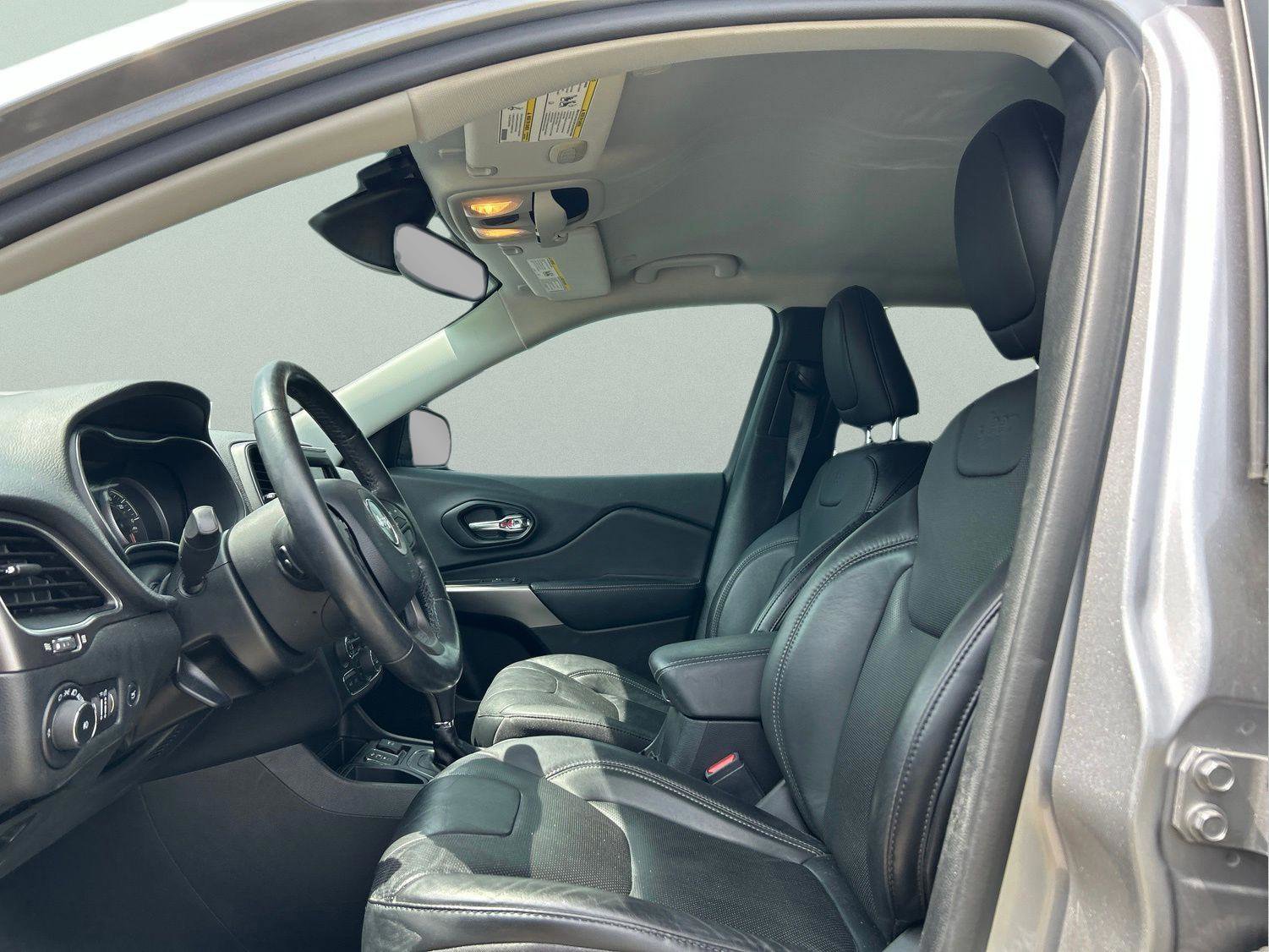 Certified 2021 Jeep Cherokee Latitude Lux w/ Comfort/Convenience Group FWD image 9