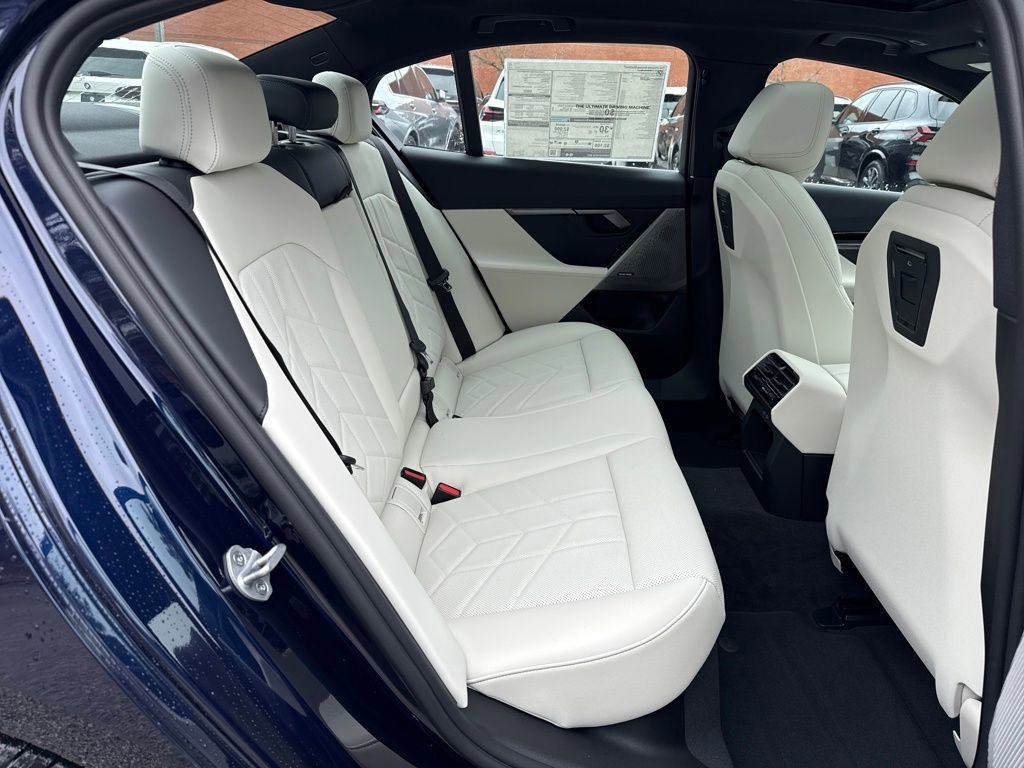 New 2026 BMW 530i xDrive image 25