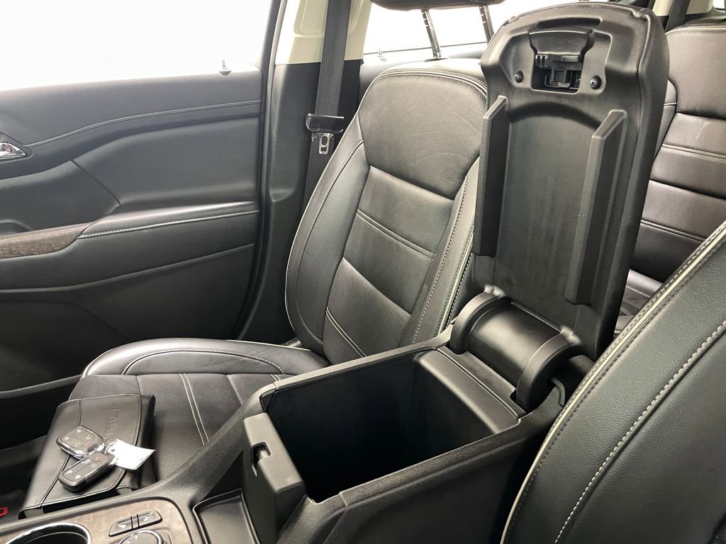 Certified 2023 GMC Acadia Denali w/ Denali Ultimate Package AWD/4WD image 33
