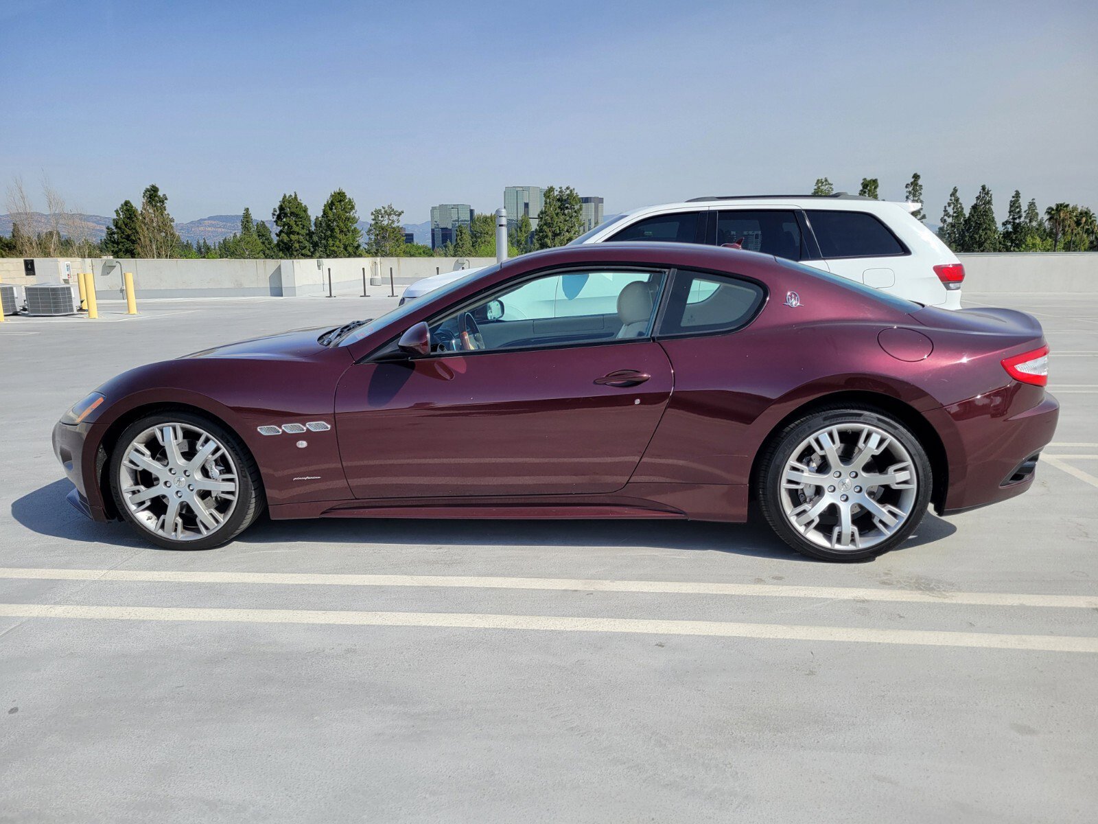 Used 2012 Maserati GranTurismo S image 2