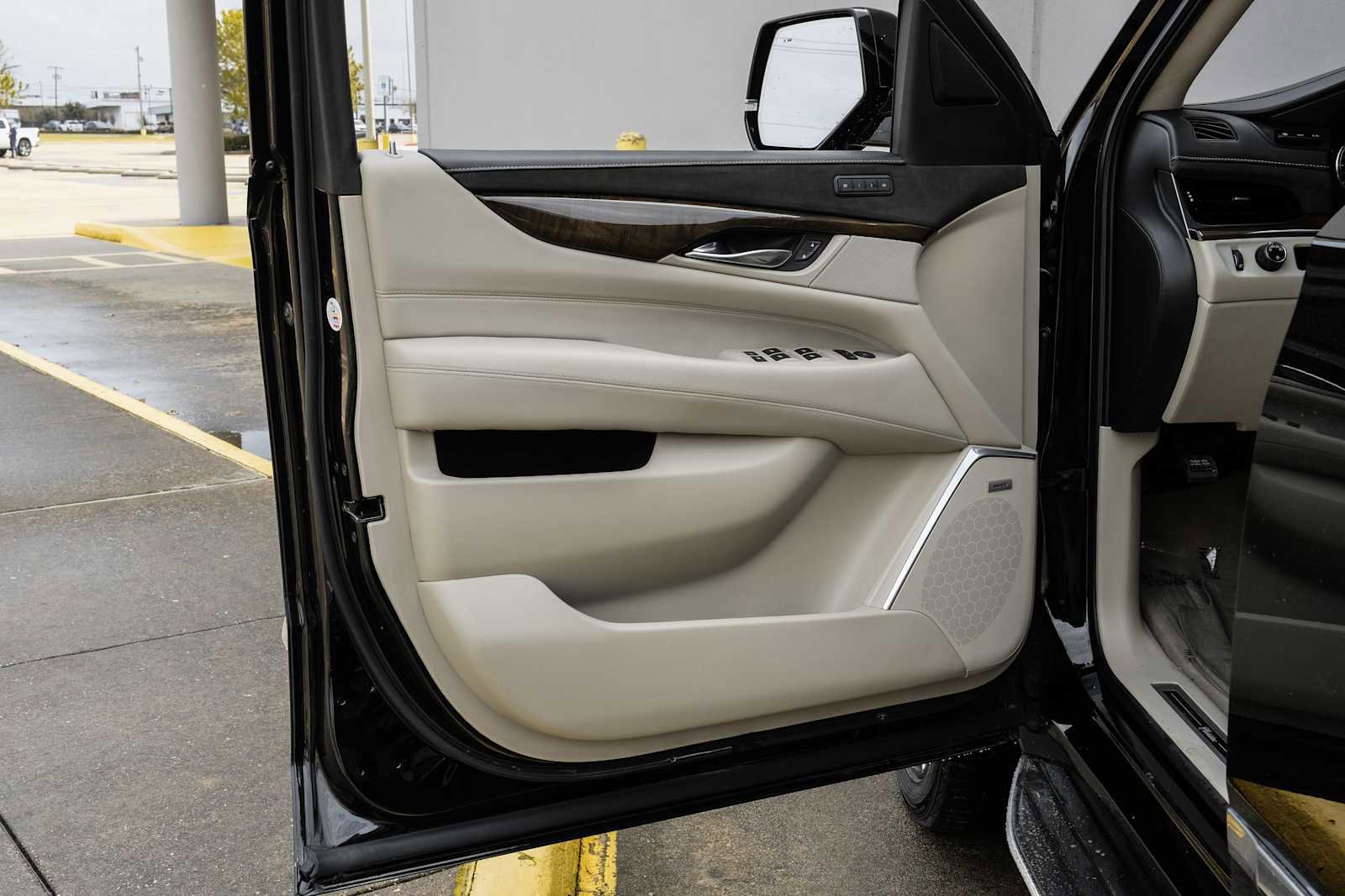 Used 2019 Cadillac Escalade Luxury image 46