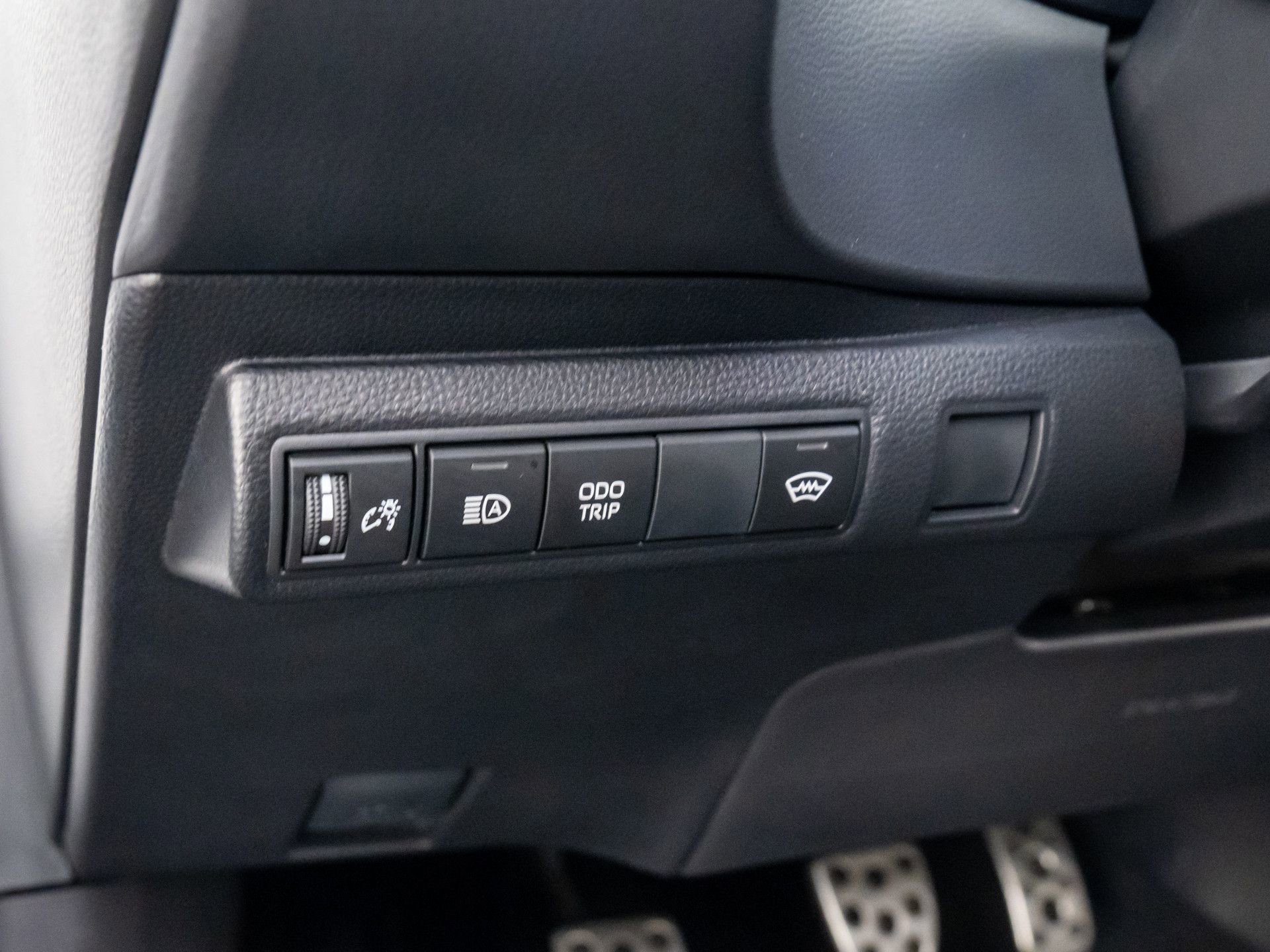 Used 2025 Toyota Corolla Premium w/ Styling Package (TMS) image 18