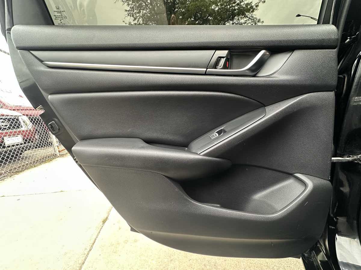 Used 2019 Honda Accord Sport image 39