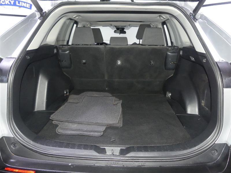 Used 2019 Toyota RAV4 XLE w/ Convenience Package image 9