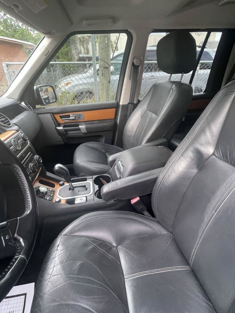 Used 2011 Land Rover LR4 HSE AWD/4WD image 17