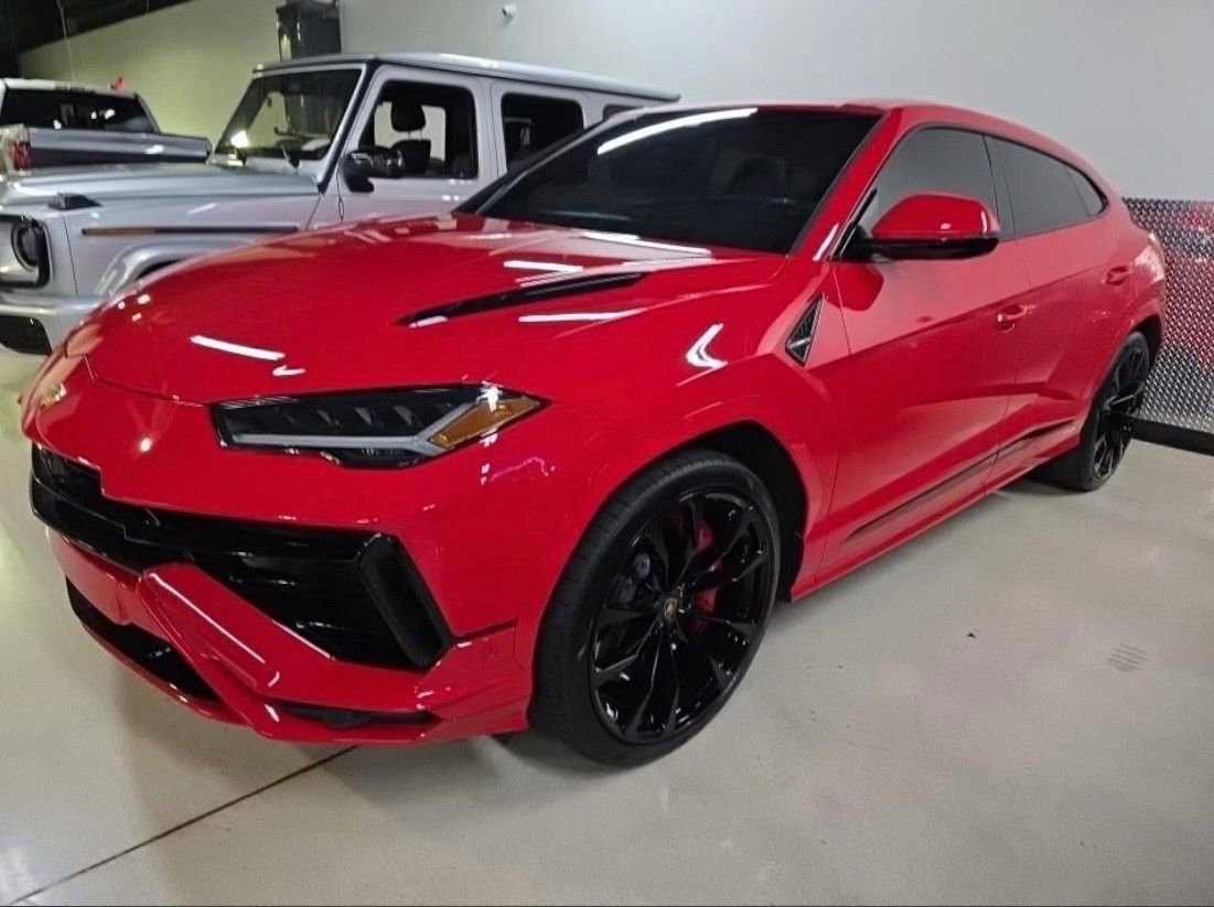Used 2023 Lamborghini Urus S image 4