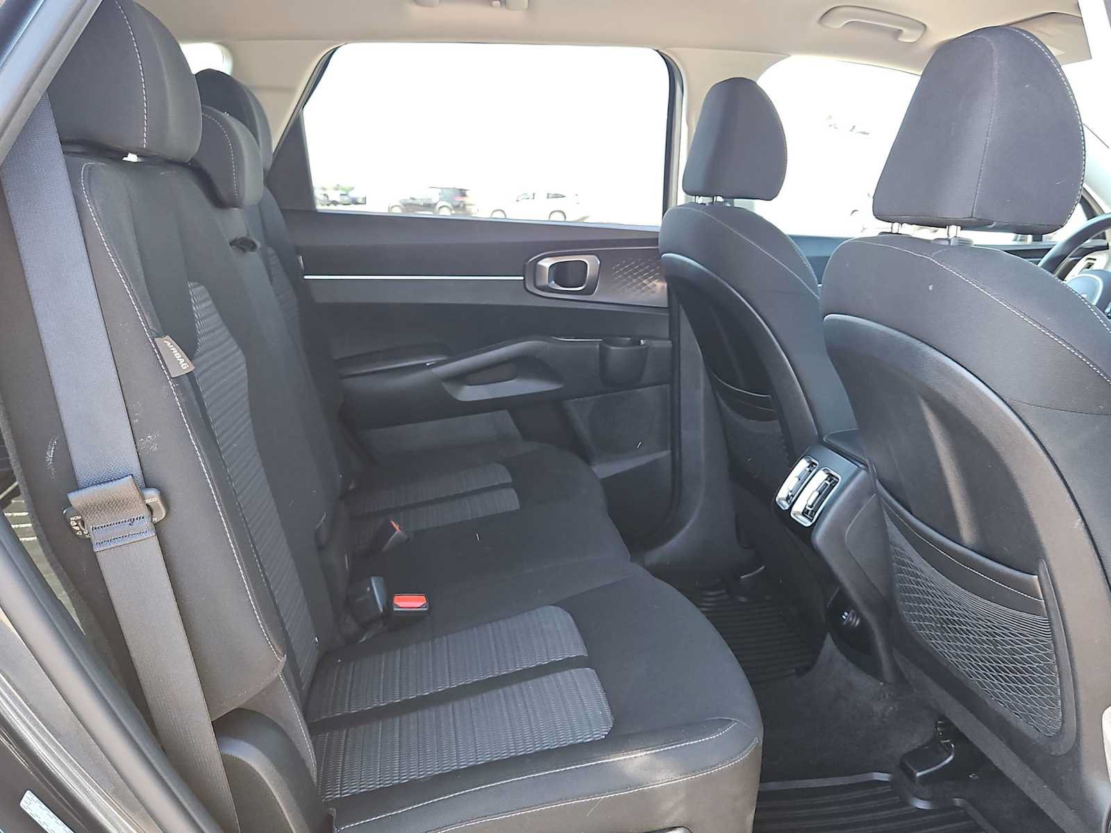 Used 2024 Kia Sorento LX FWD image 17