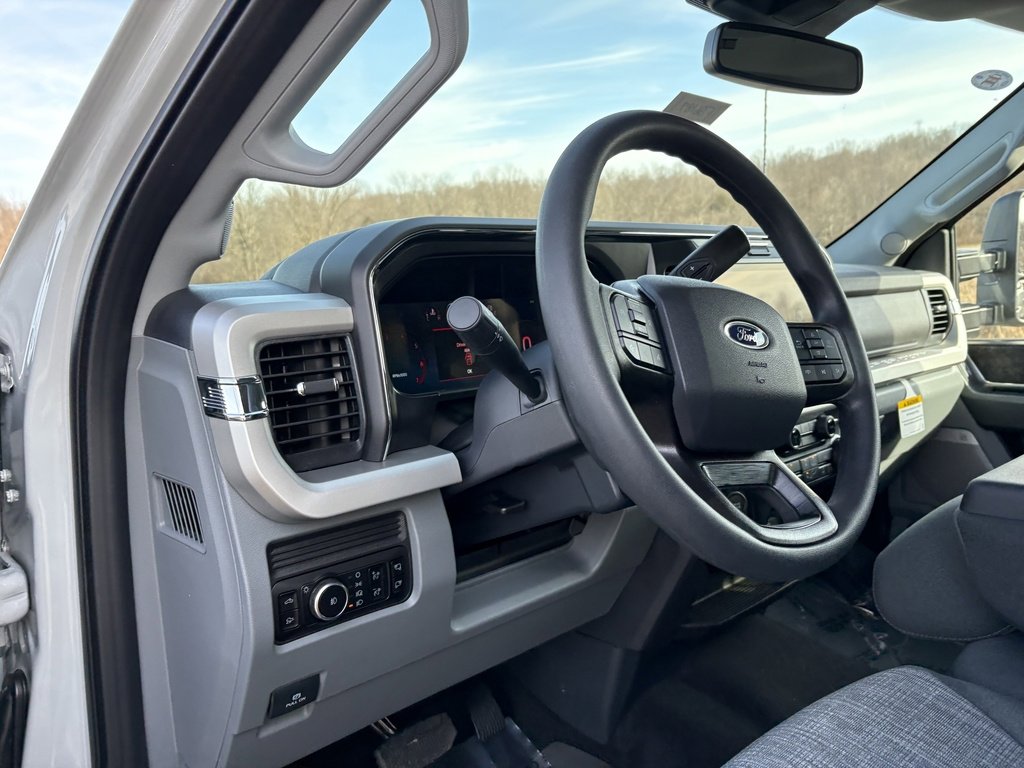 New 2026 Ford F350 XLT w/ XLT Premium Package image 32