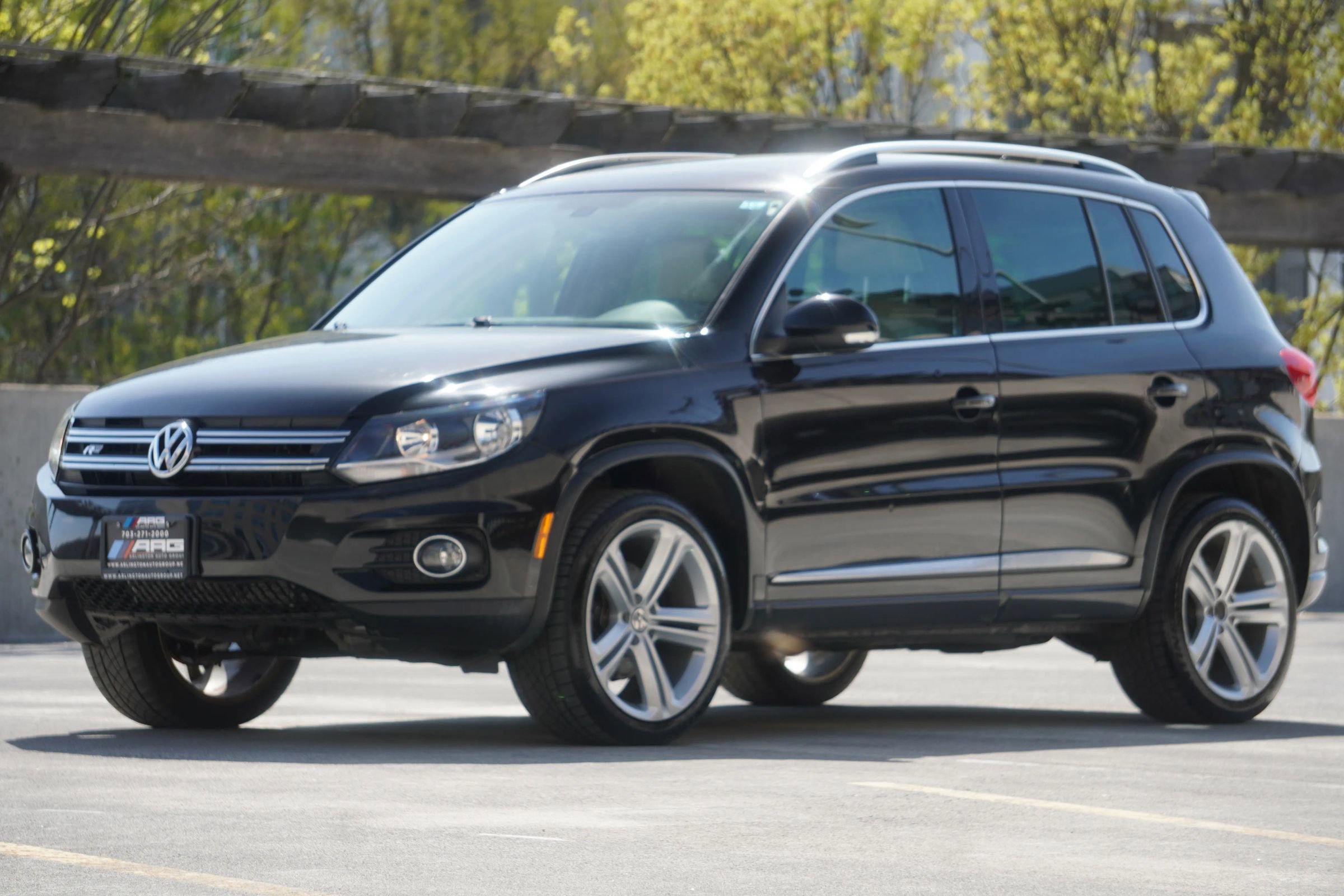 Used 2016 Volkswagen Tiguan R-Line image 5