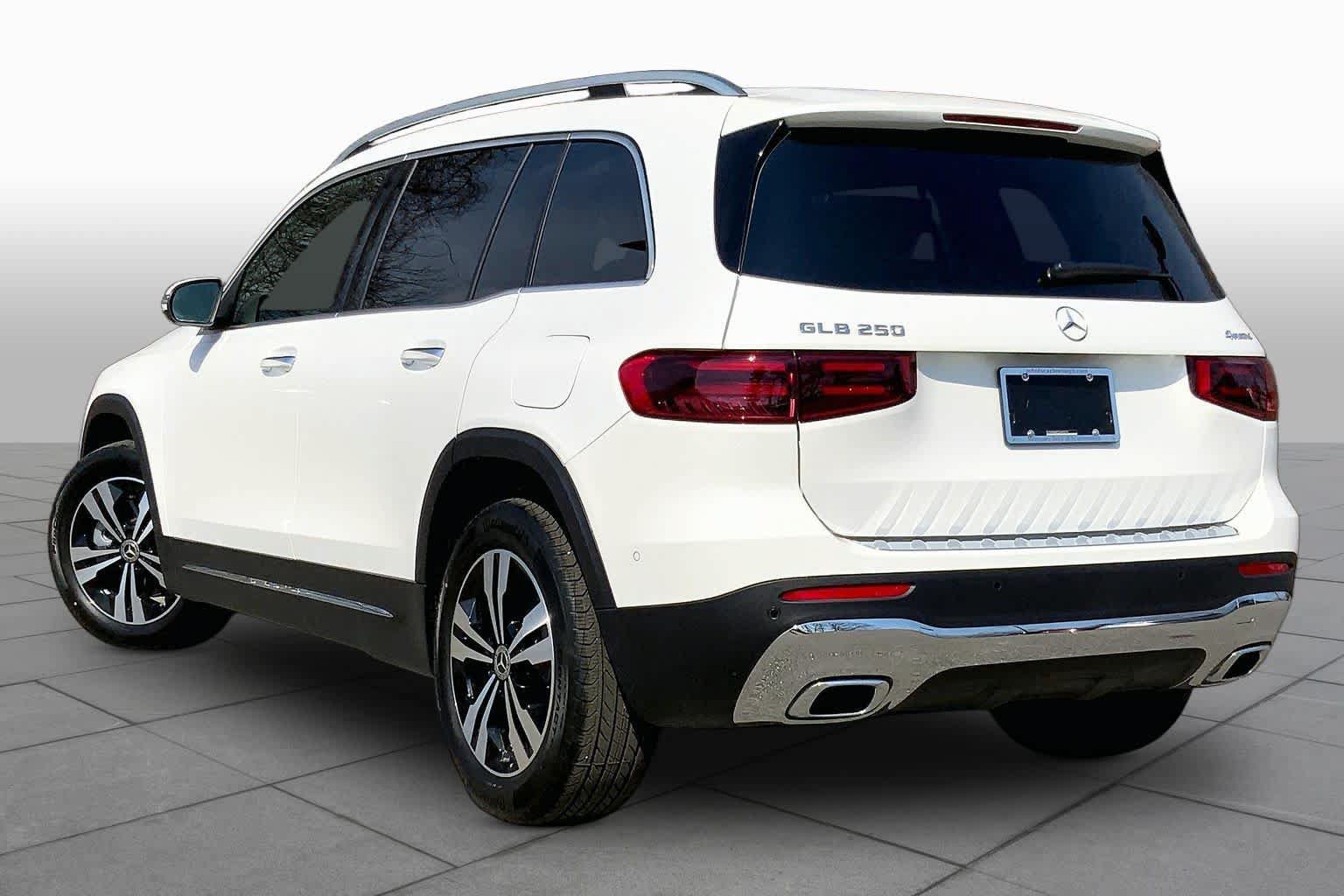 New 2026 Mercedes-Benz GLB 250 4MATIC image 16