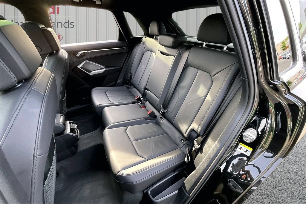 Used 2025 Audi Q3 2.0T Premium w/ Convenience Package AWD/4WD image 22