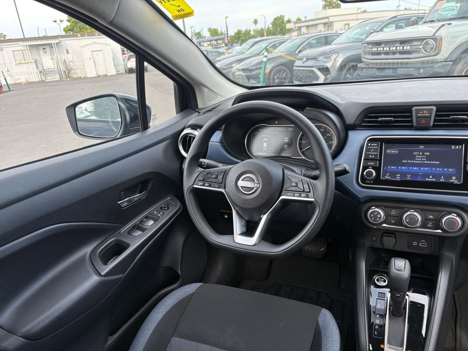 Used 2025 Nissan Versa SV w/ Trunk Package image 32