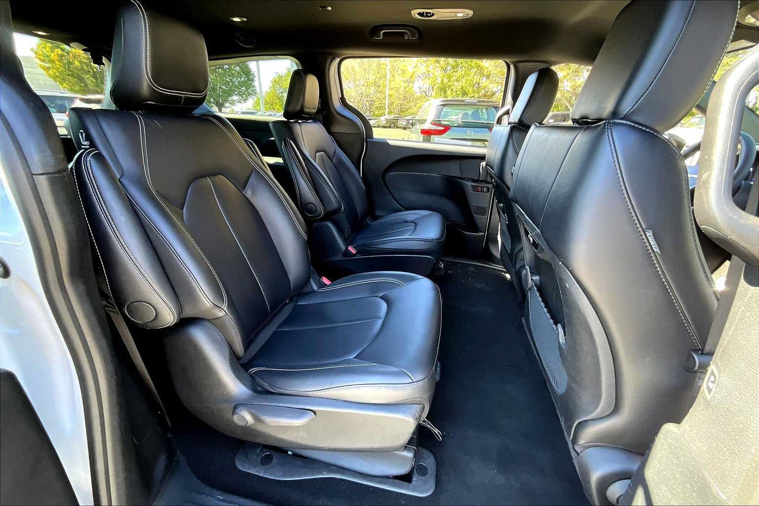 Used 2024 Chrysler Pacifica Limited FWD image 20