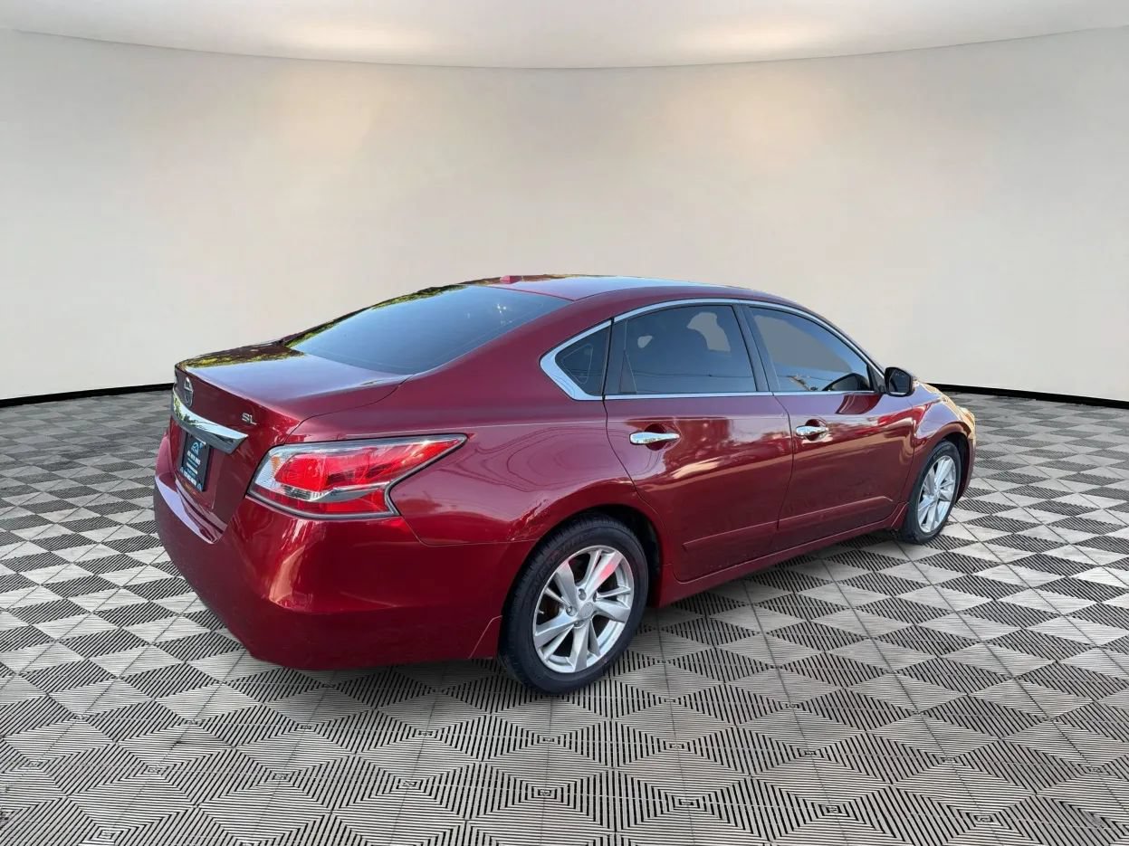 Used 2015 Nissan Altima 2.5 SL w/ Technology Package FWD image 7