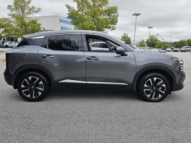 Used 2025 Nissan Kicks SR AWD/4WD image 9