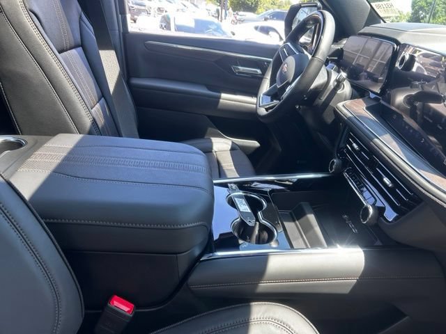 New 2026 Chevrolet Suburban High Country AWD/4WD image 23