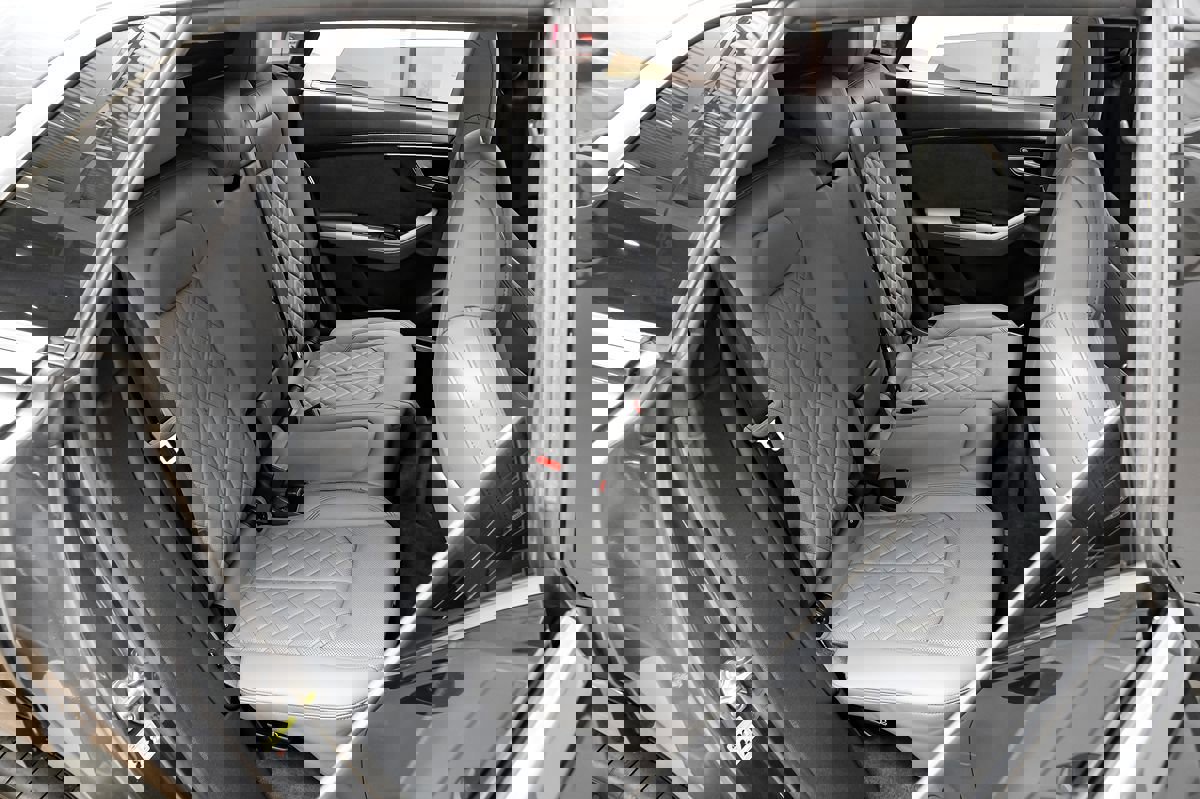 Used 2021 Audi SQ8 Prestige image 32