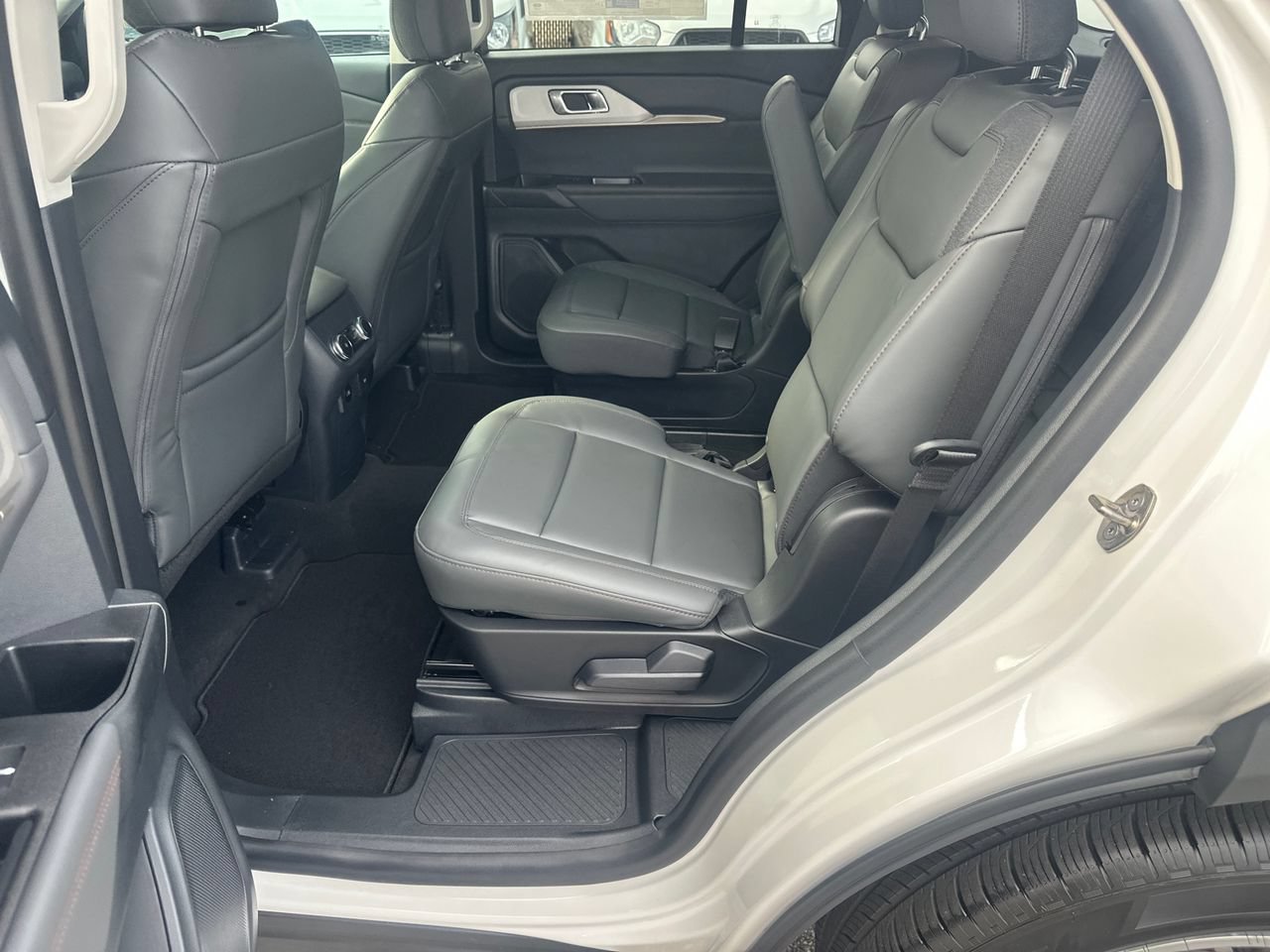 New 2026 Ford Explorer Active w/ Active Comfort Package RWD image 21