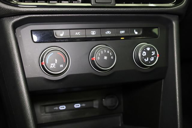 Used 2022 Volkswagen Taos SE image 23