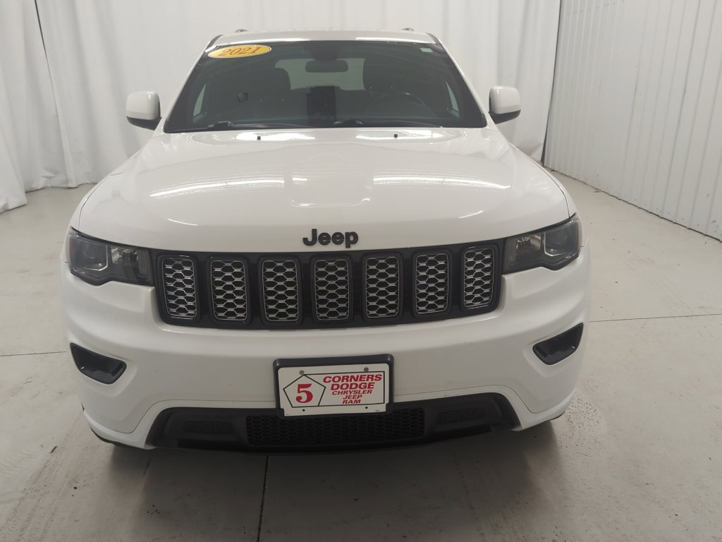 Used 2021 Jeep Grand Cherokee Laredo X AWD/4WD image 6