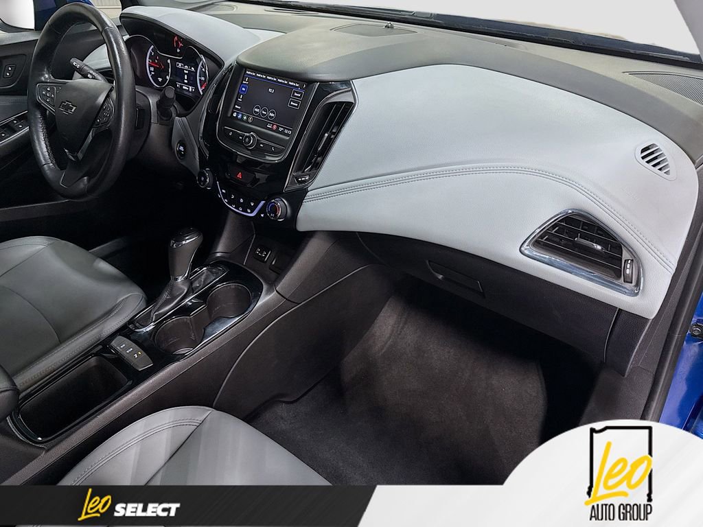 Used 2019 Chevrolet Cruze Premier w/ Sun And Sound Package FWD image 27